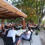 Mobil-home Spacieux Avec Terrasse Pour 6 Personnes - Api-1-52-985 * Bayas