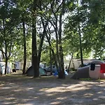 Mobil-home Spacieux Avec Terrasse Pour 6 Personnes - Api-1-52-985 Campingplatz