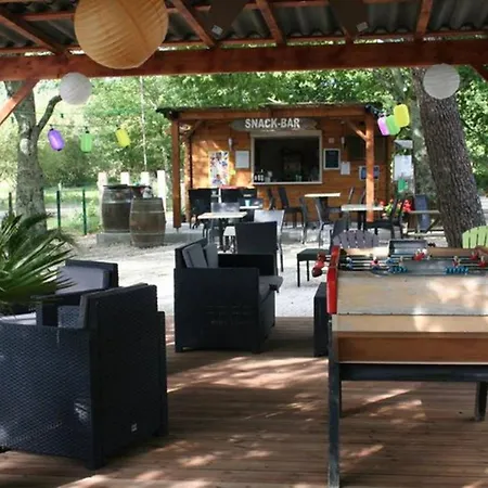 Mobil-home Spacieux Avec Terrasse Pour 6 Personnes - Api-1-52-985 Campingplads Bayas